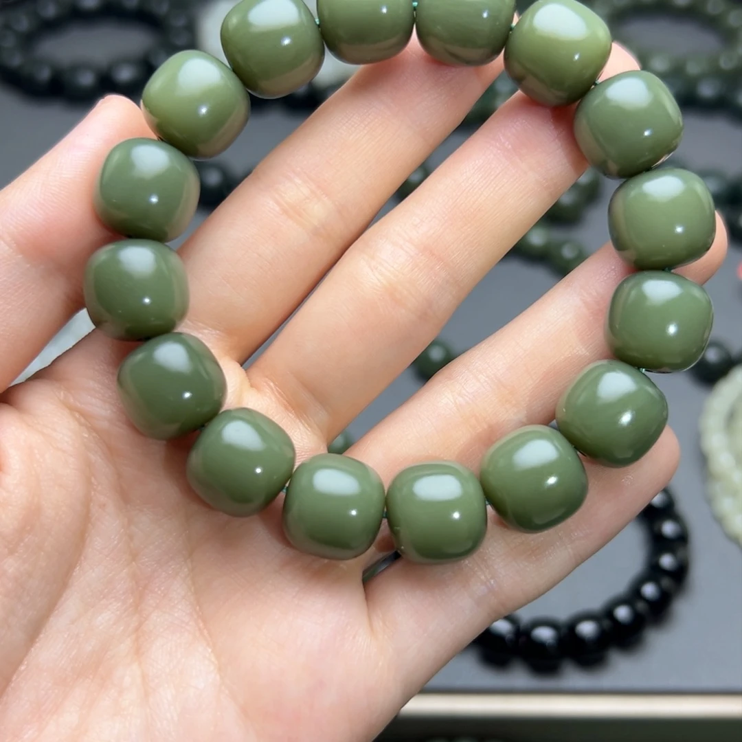 和田玉手链未镶嵌兴****）