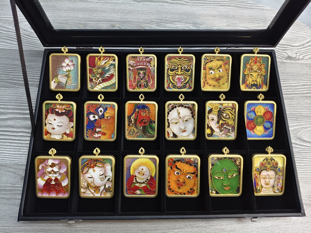 掐丝珐琅非遗唐卡