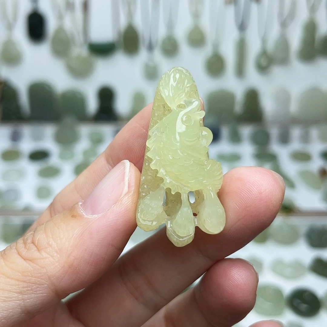 颈饰未镶嵌和田玉小**儿