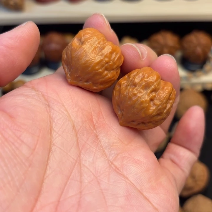 把件文玩核桃野生核桃秋子手捻028