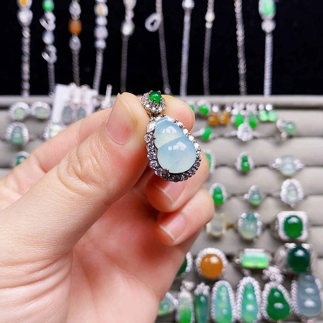 翡翠银S925镶嵌颈饰葫芦