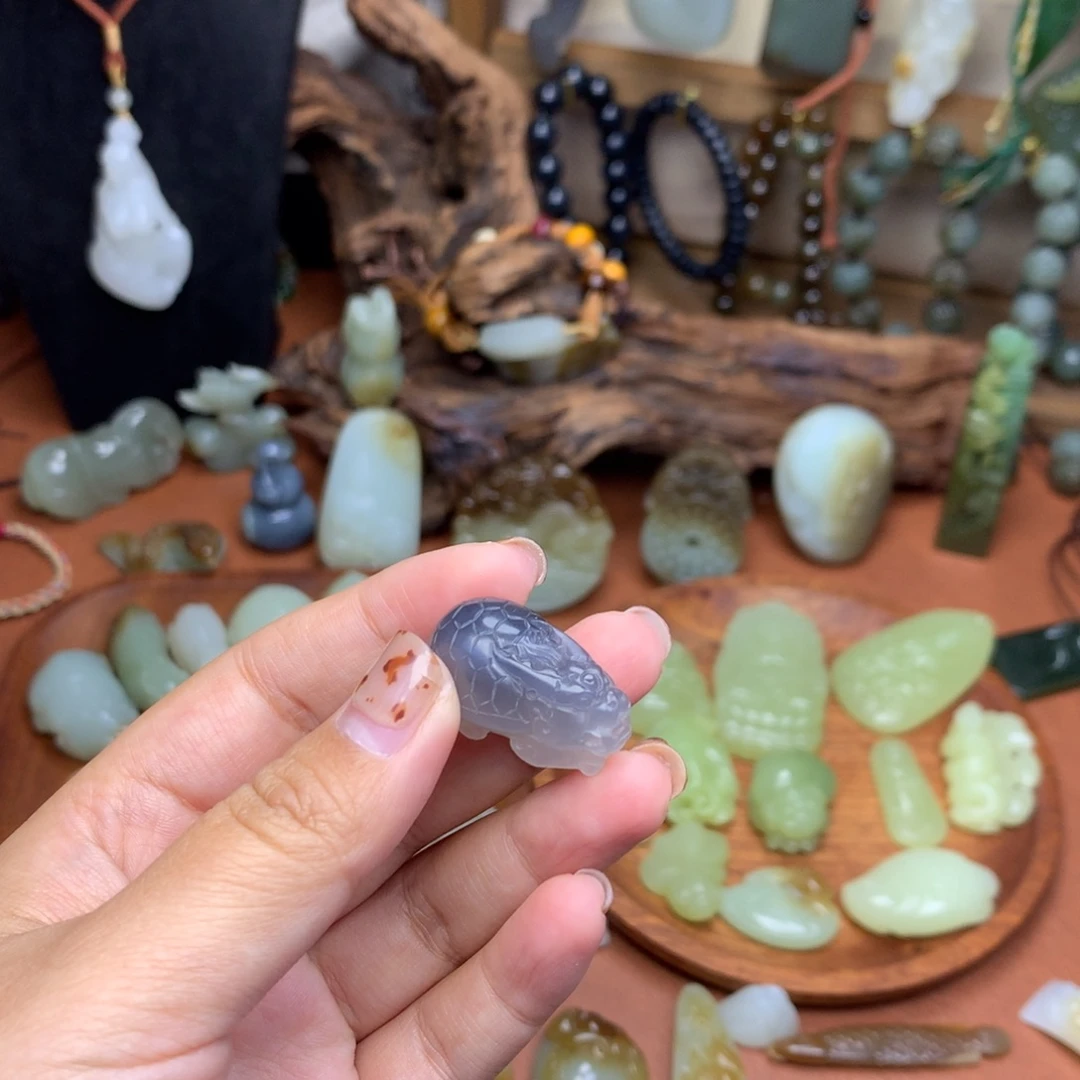 和田玉未镶嵌挂件