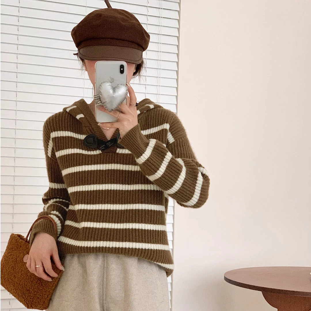 毛衣常规宽松女打底连帽百搭条纹时尚翻领高领衫WH-23593