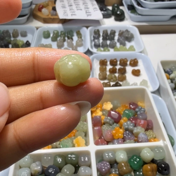 未镶嵌和田玉珠宝半成品