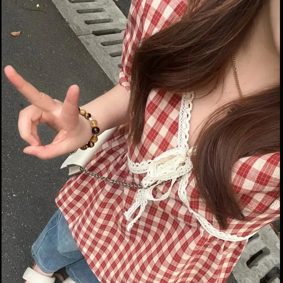 大码胖mm法式复古红色格子撞色上衣夏季新款蕾丝系带修身短袖T恤
