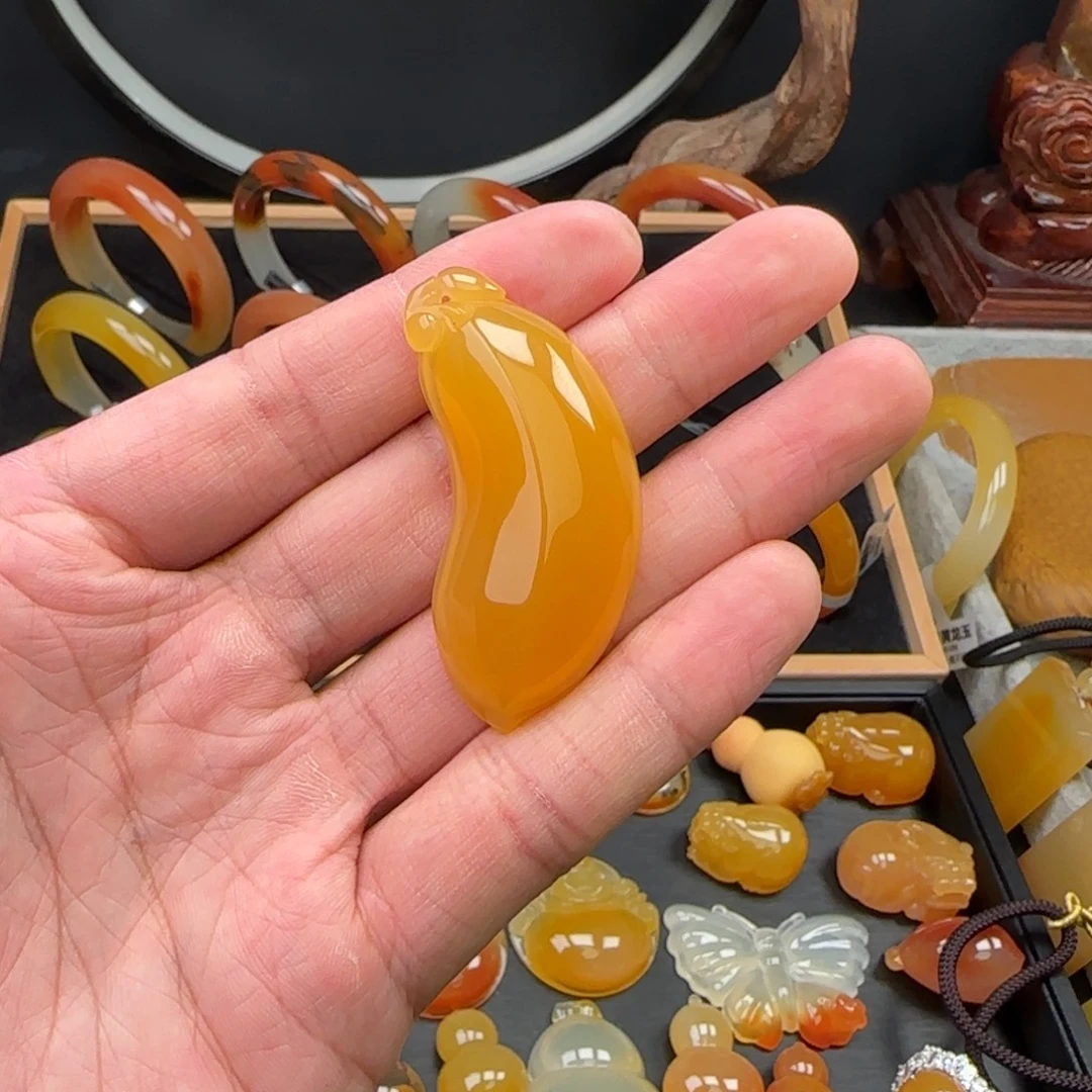 石英质玉（黄龙玉）未镶嵌吊坠(不含链)