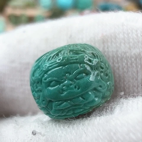 绿松石配饰未镶嵌