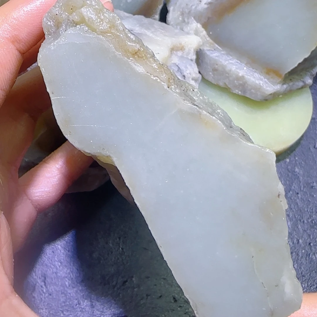 和田玉未镶嵌珠宝半成品