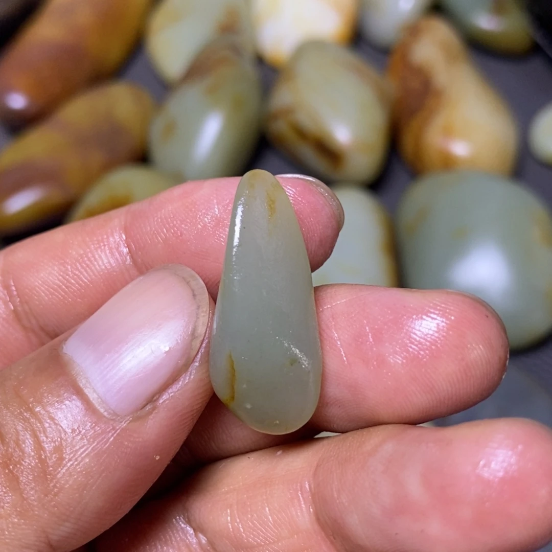 未镶嵌和田玉（糖玉）挂件