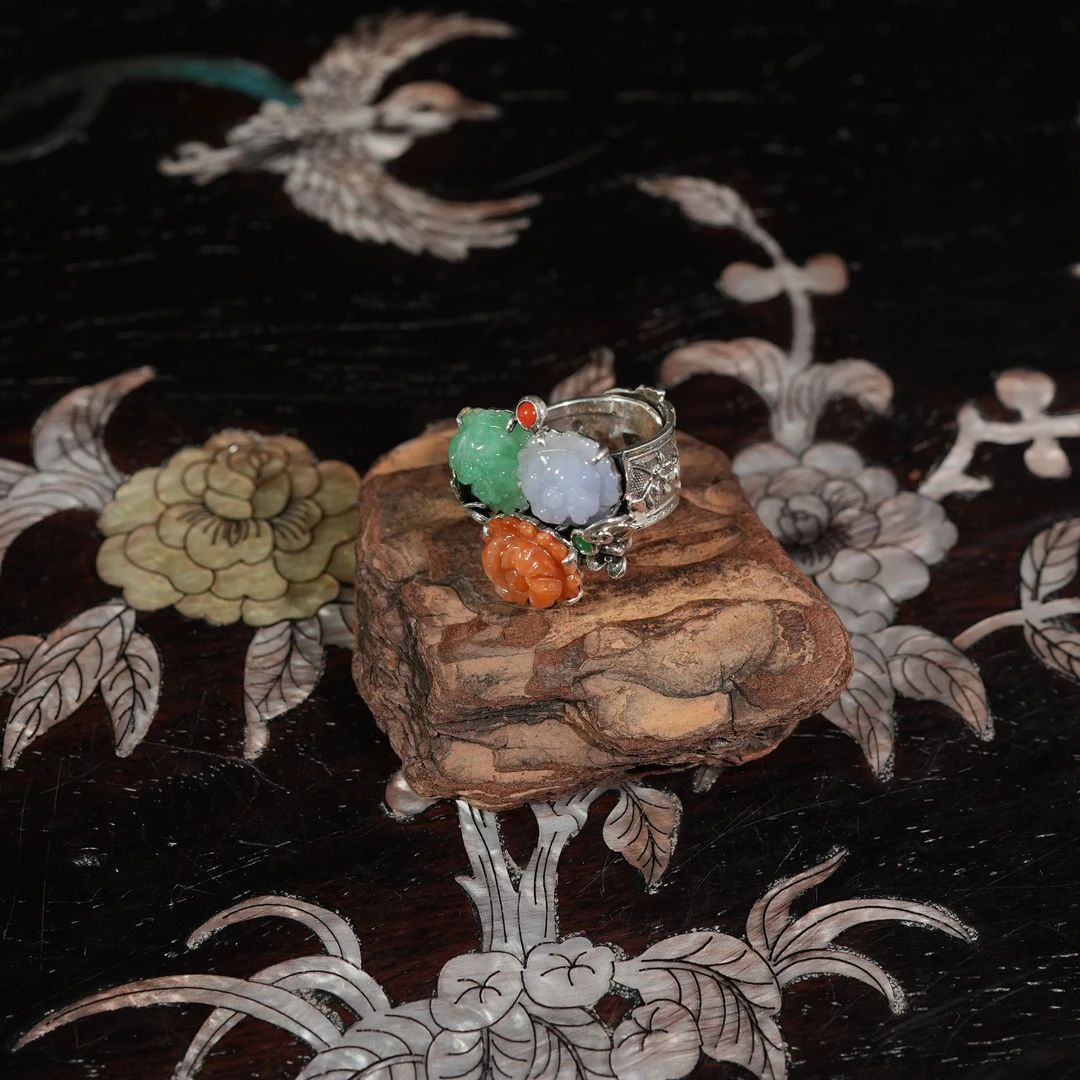 2.16香港王老板-翡翠镶嵌戒指2t83