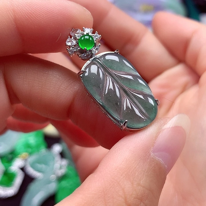 翡翠银S925镶嵌颈饰翡翠