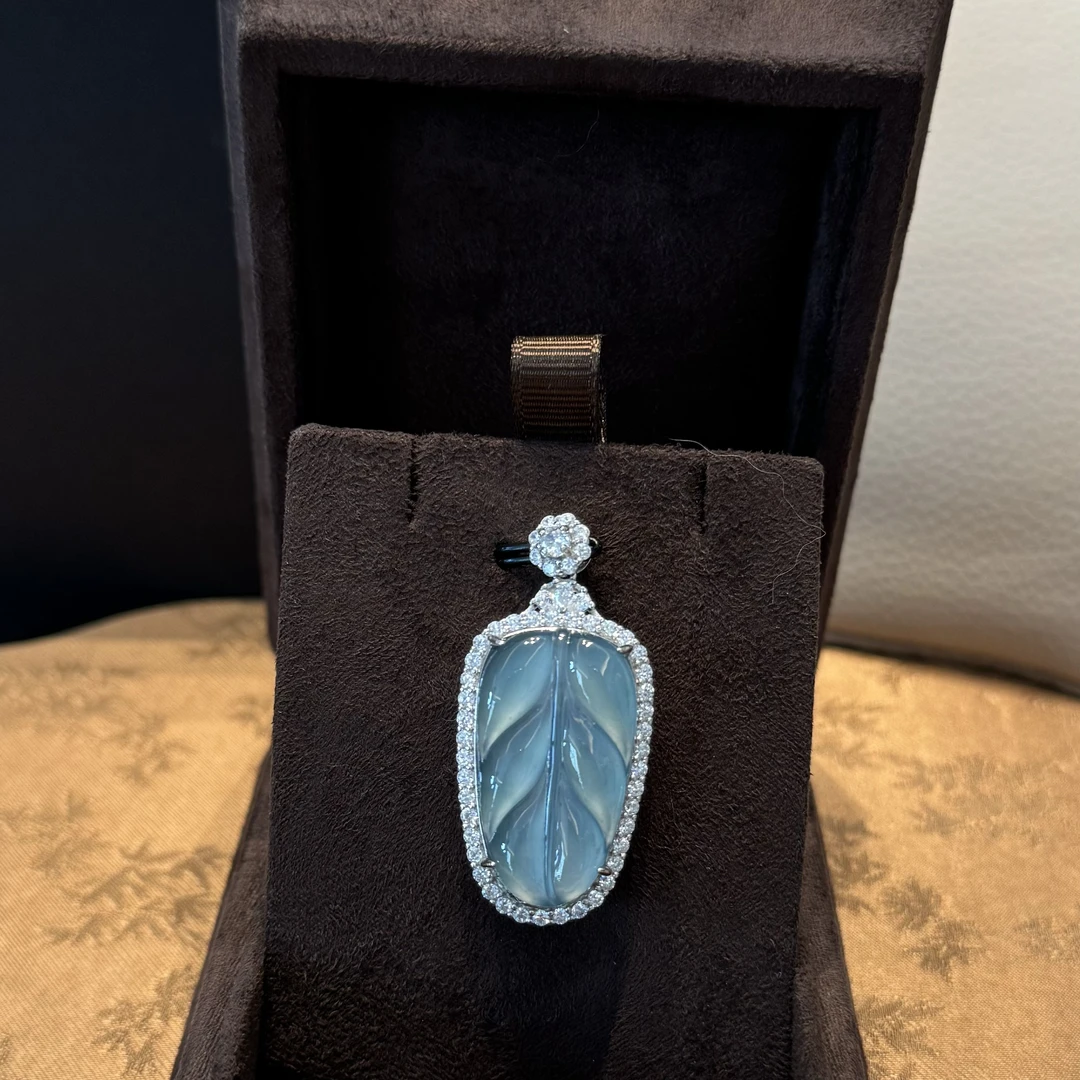 天然A货高冰蓝金枝玉叶翡翠吊坠