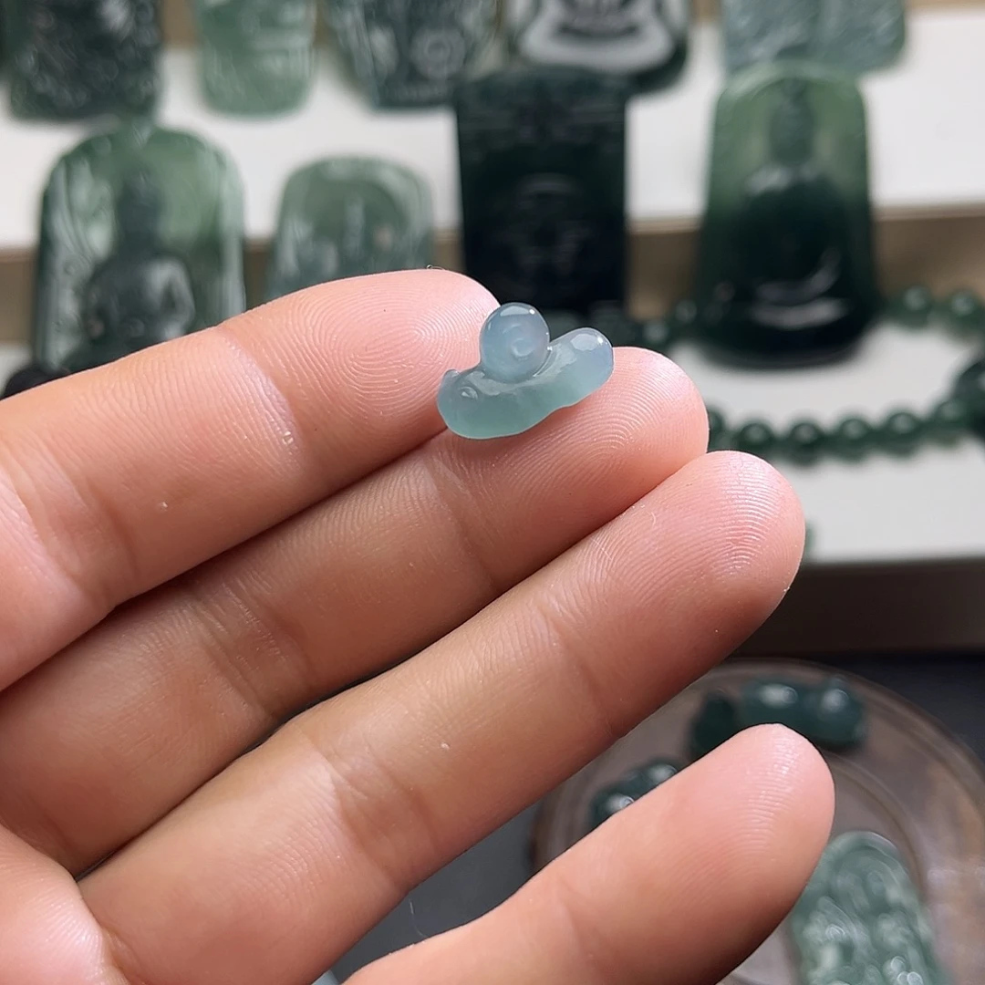 翡翠未镶嵌颈饰蜗牛 尺寸16-7.4-10mm