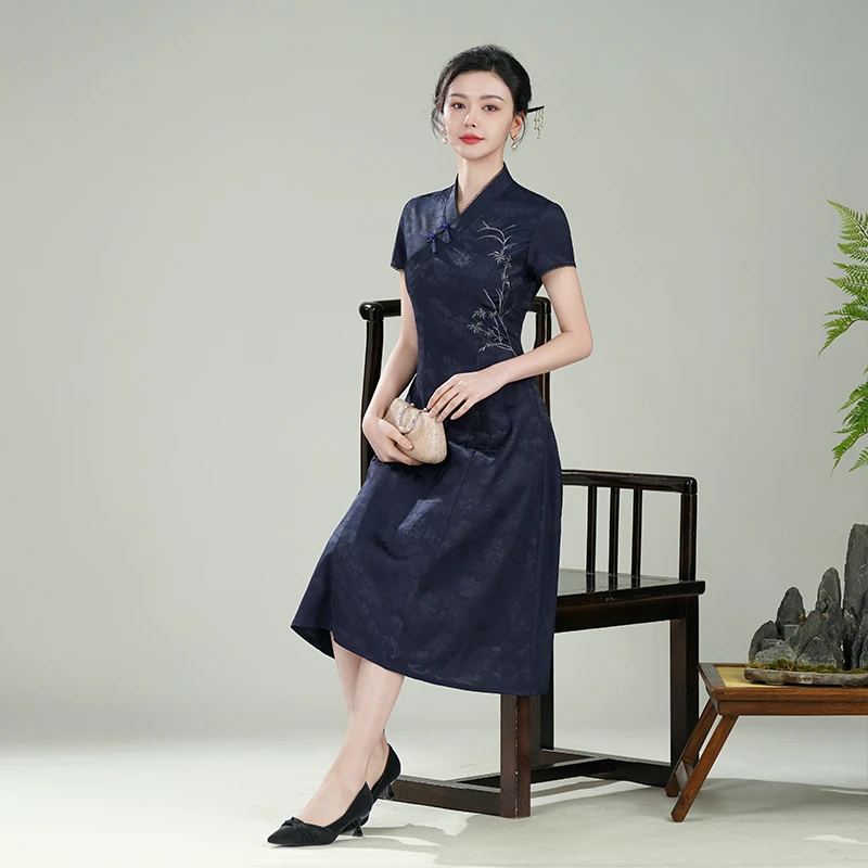 秀观唐希兰2025夏装新款汉服交领刺绣花新中式国风改良旗袍连衣裙