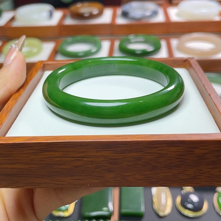 和田玉手镯56.8未镶嵌