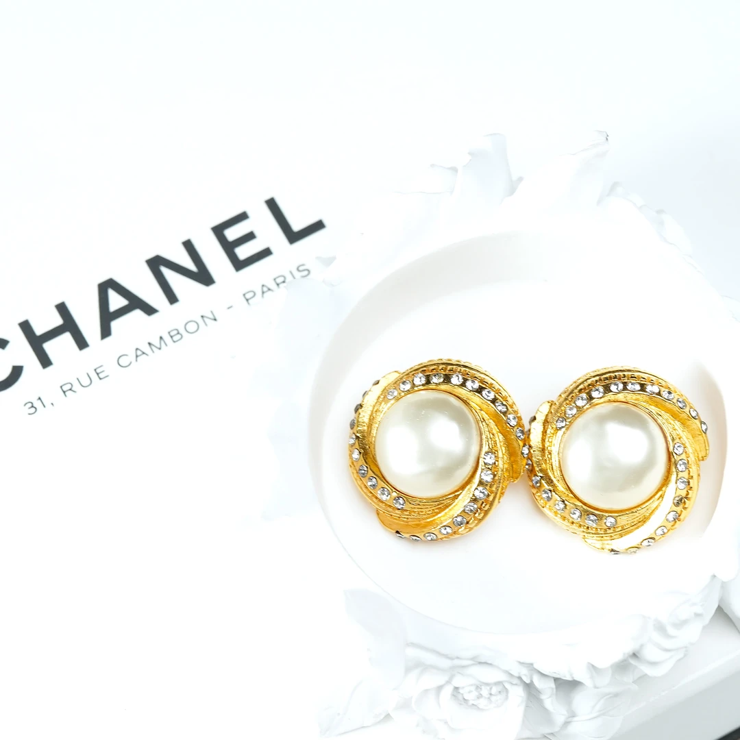95新 Chanel/香奈儿 柚礼中古/香奈儿珍珠螺旋莱茵石耳夹HZ504069