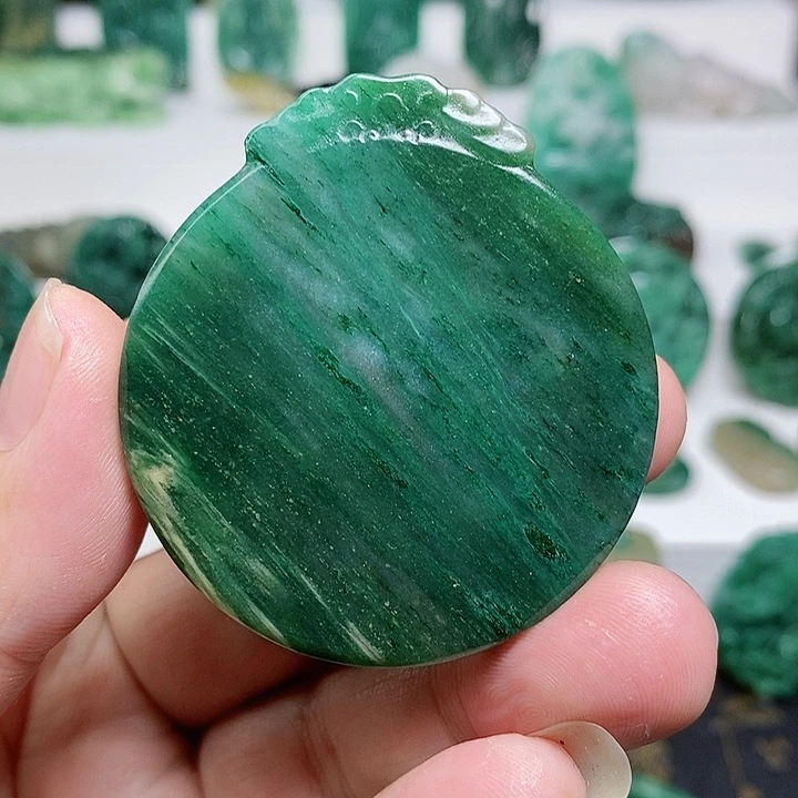 未镶嵌独山玉颈饰