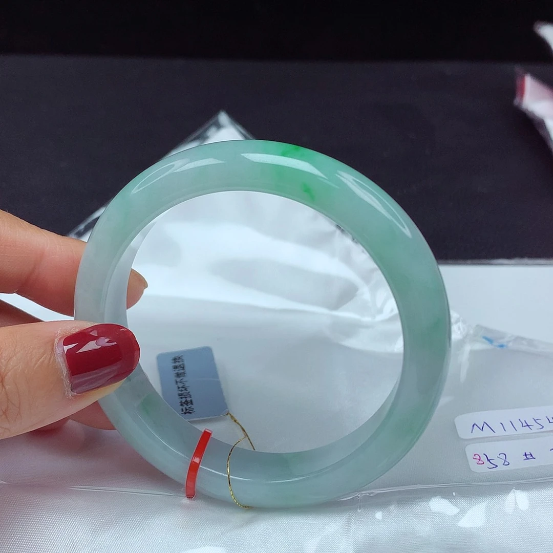 翡翠手镯未镶嵌58圈4545