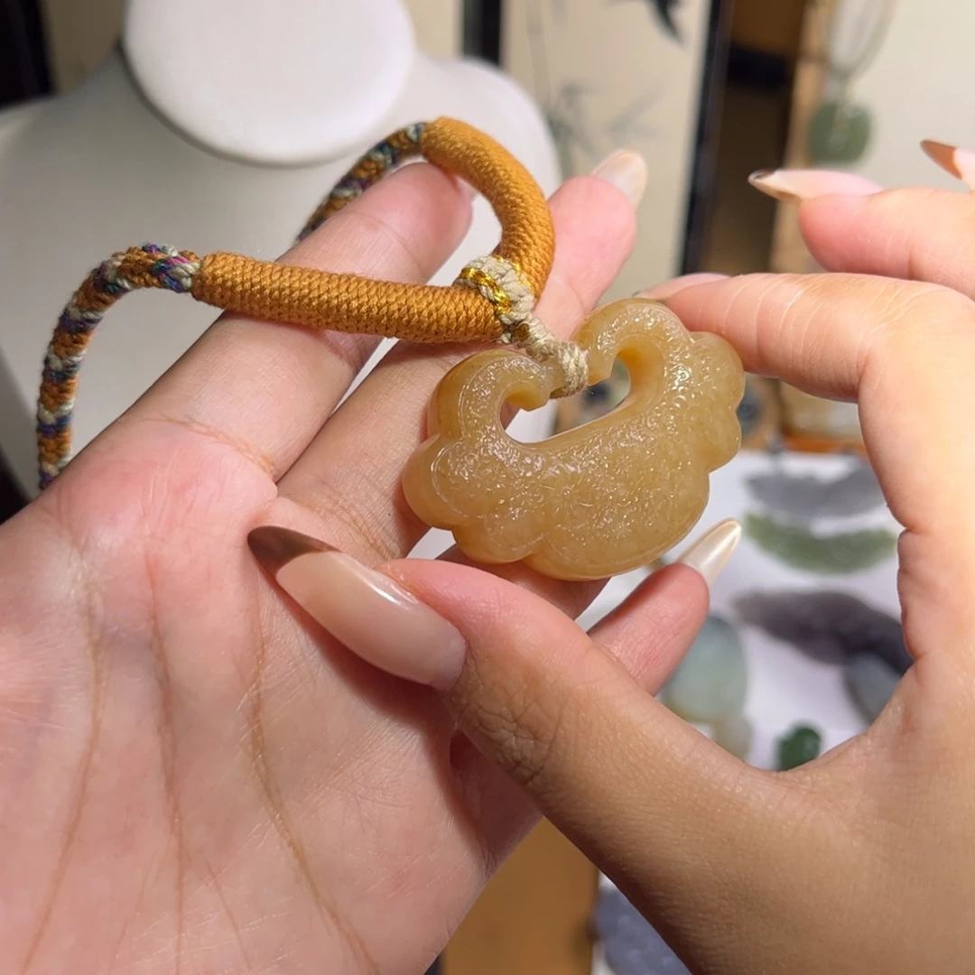 *****颈饰未镶嵌和田玉
