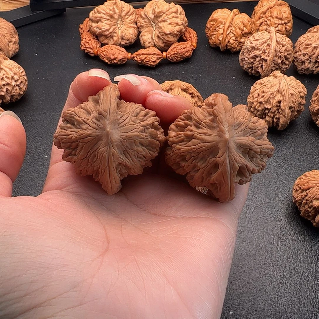 文玩核桃把件麦穗虎头