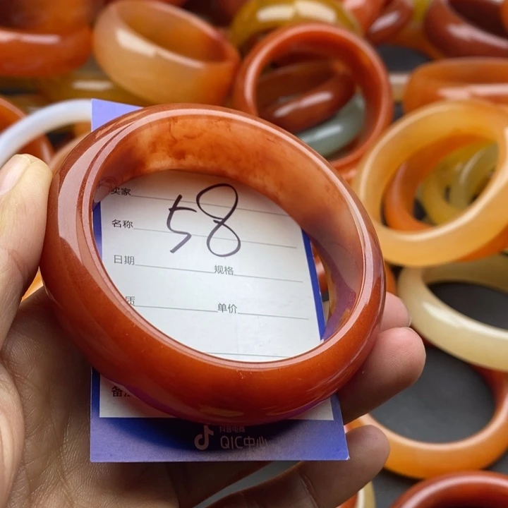 未镶嵌手镯石英质玉