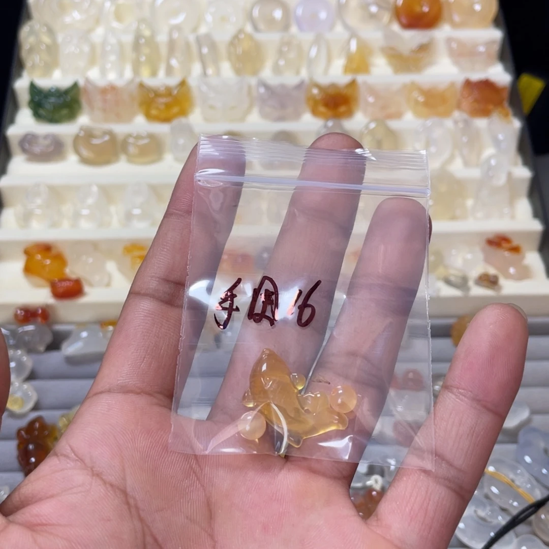 雾***凇玛瑙/玉髓未镶嵌颈饰