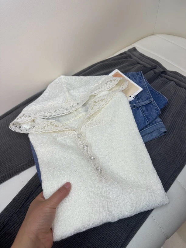 杨姐家  巨洋气温柔 蕾丝提花帽衫 百搭显廋温柔气质 女