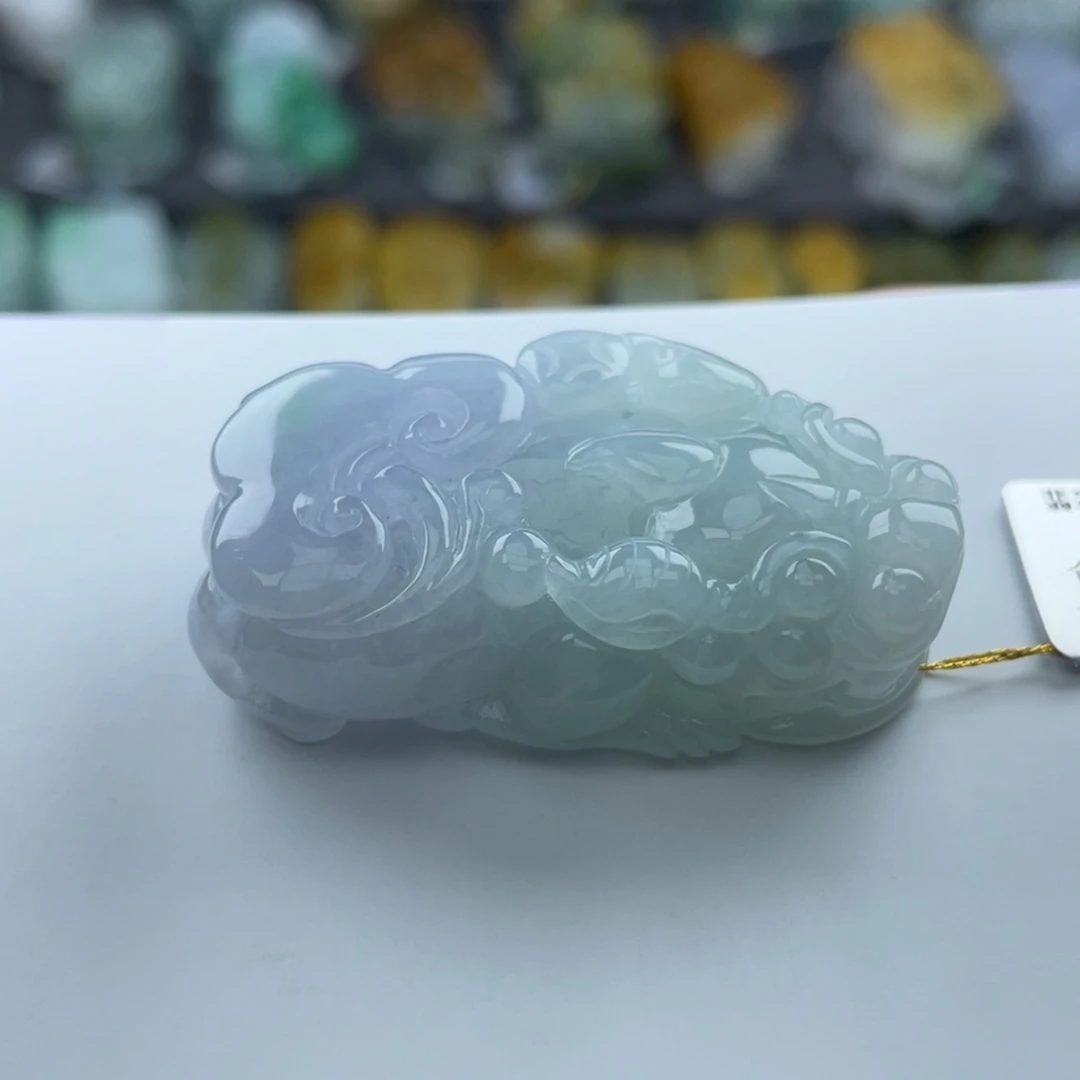 翡翠未镶嵌颈饰貔貅