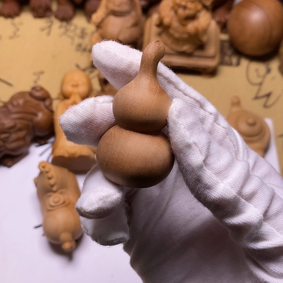 莉***光檀香木吊坠小葫芦