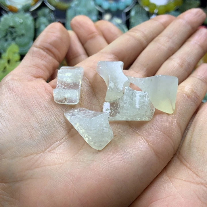 【闪购商品】蛇纹石玉颈饰未镶嵌