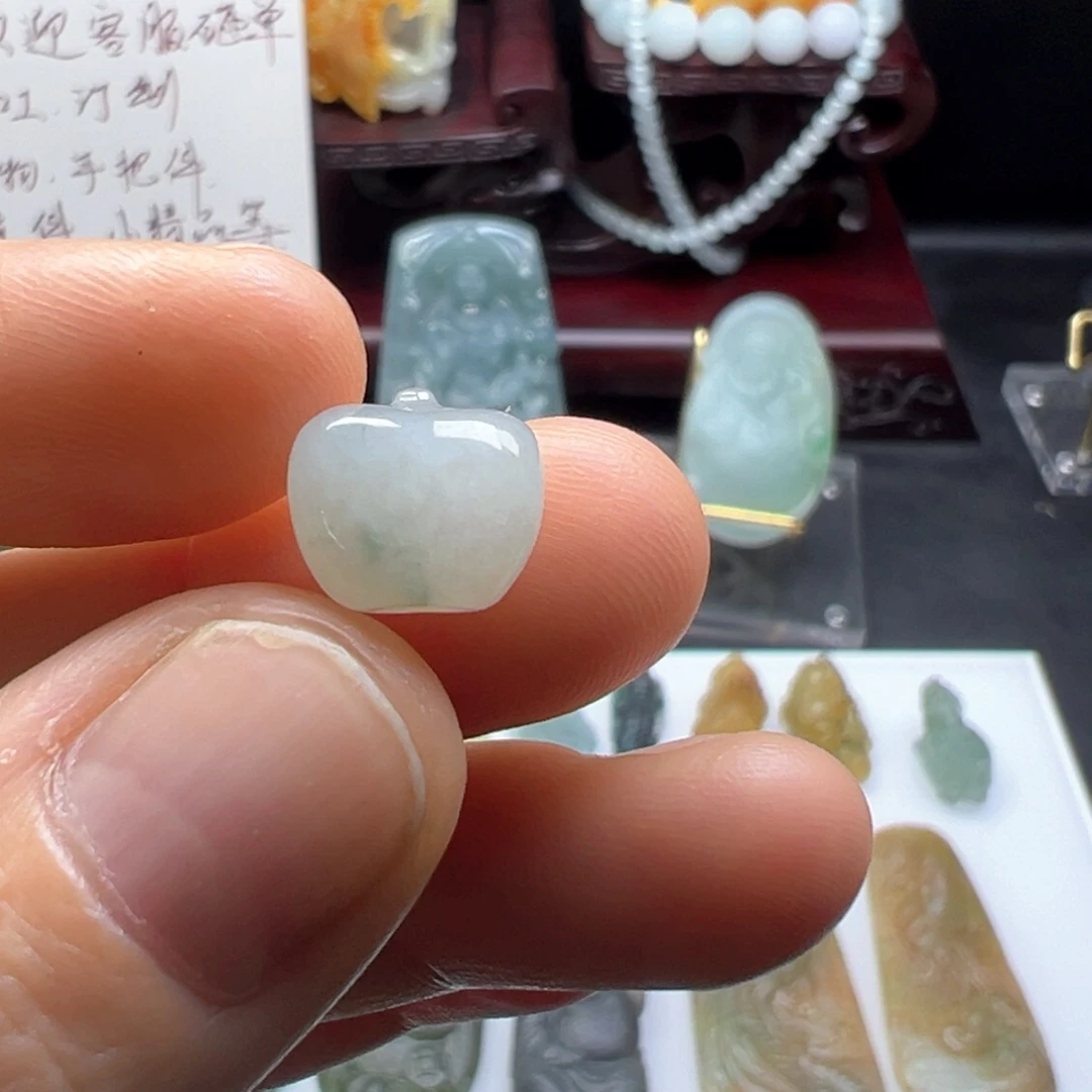 颈饰未镶嵌翡翠缅甸翡翠A货