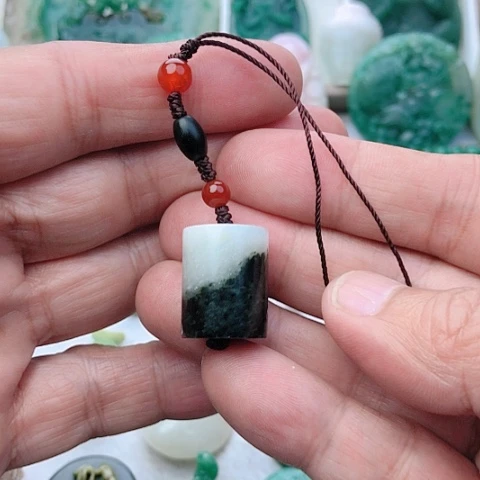 未镶嵌独山玉吊坠(不含链)