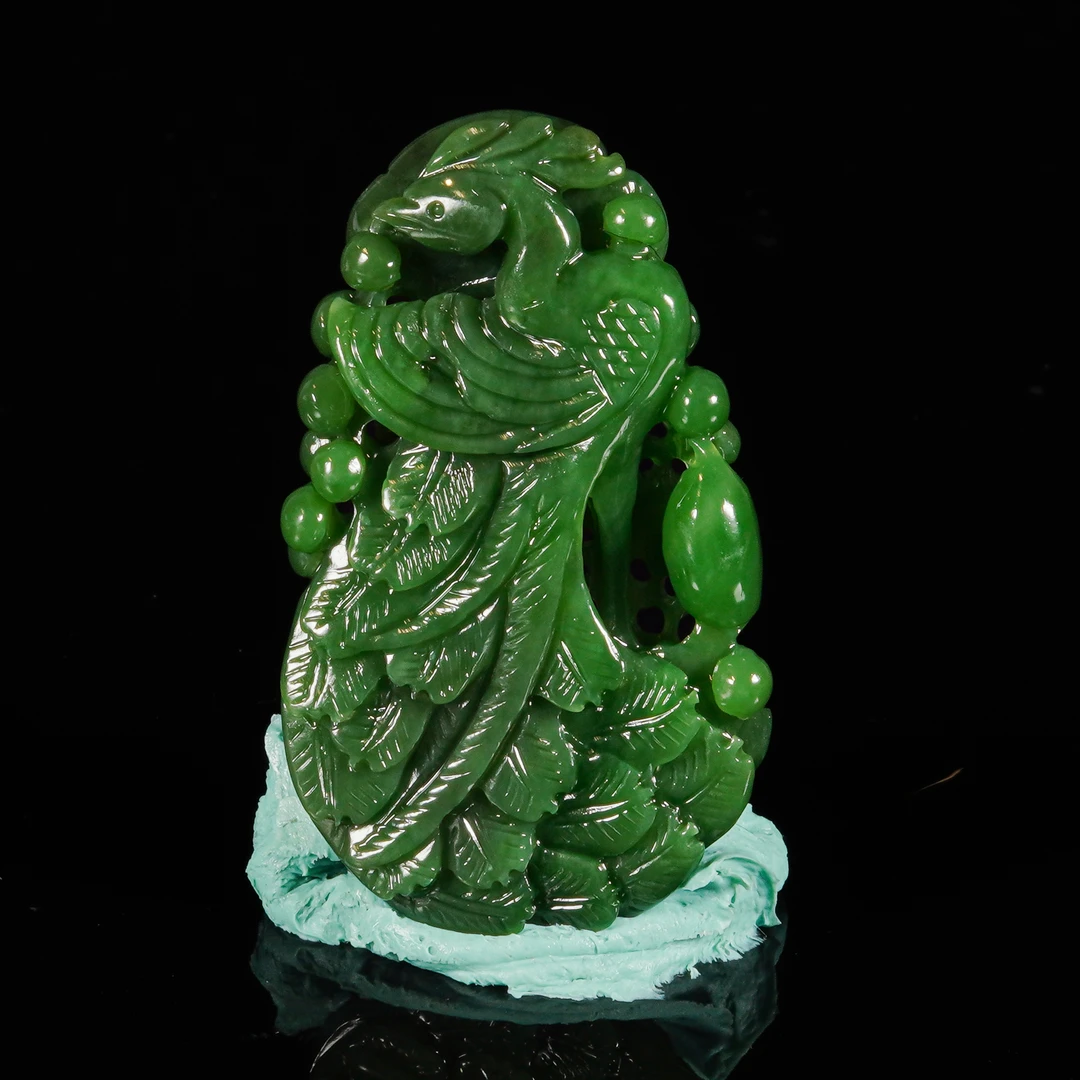 LOT.002和田碧玉巧雕孔雀佩/X2539