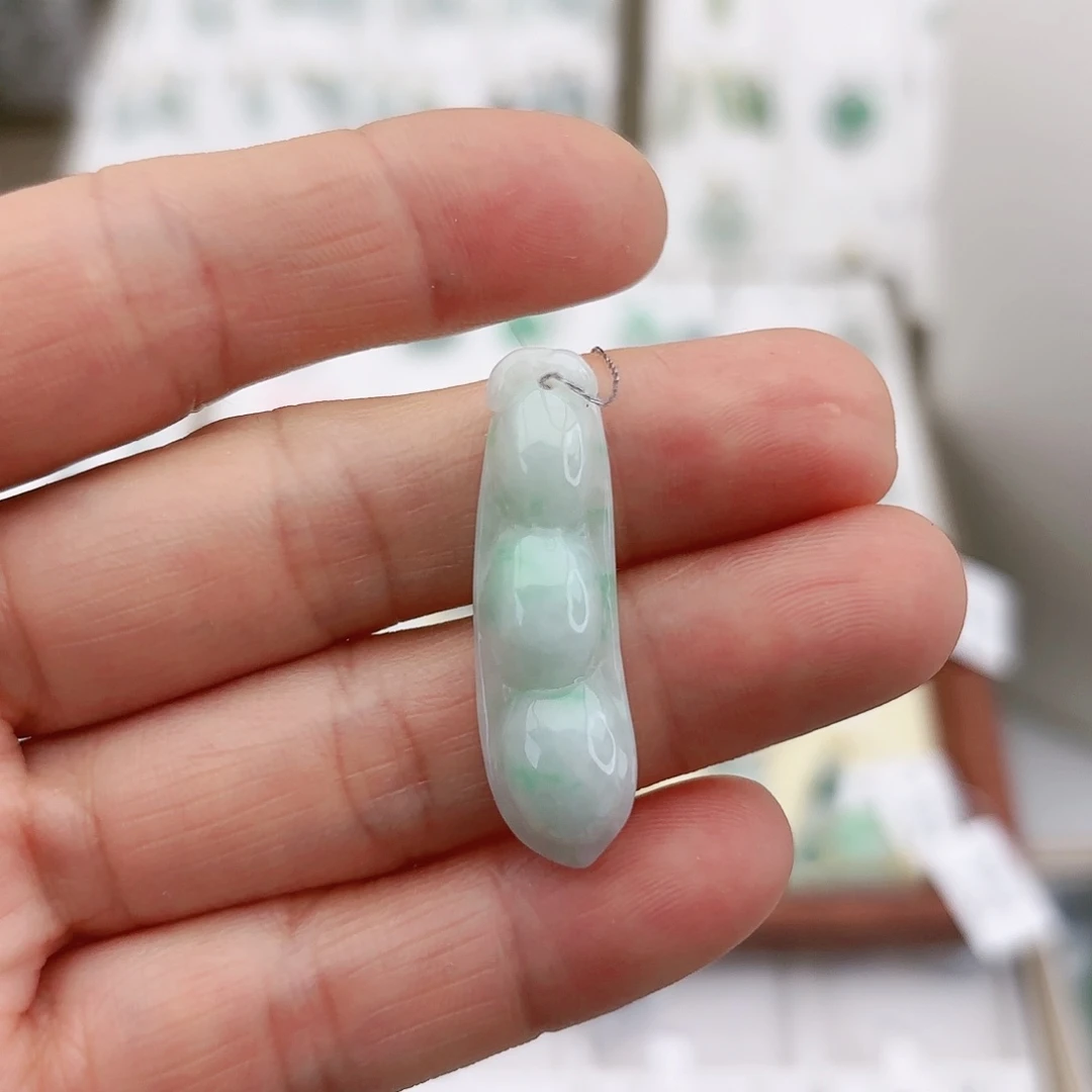 翡翠颈饰未镶嵌翡翠豆子