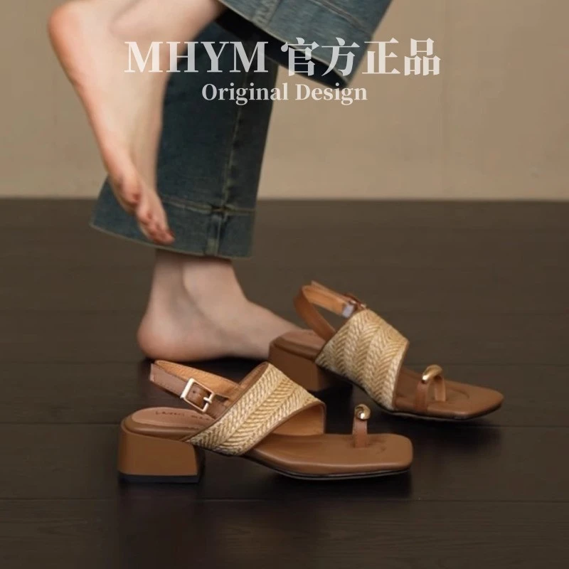 轻奢风~草编软底不累脚粗跟设计感绝美配裙子夹脚趾罗马凉鞋女夏