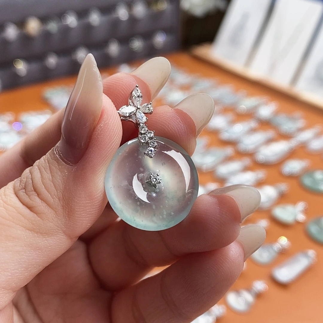 翡翠未镶嵌颈饰天然缅甸a货翡翠