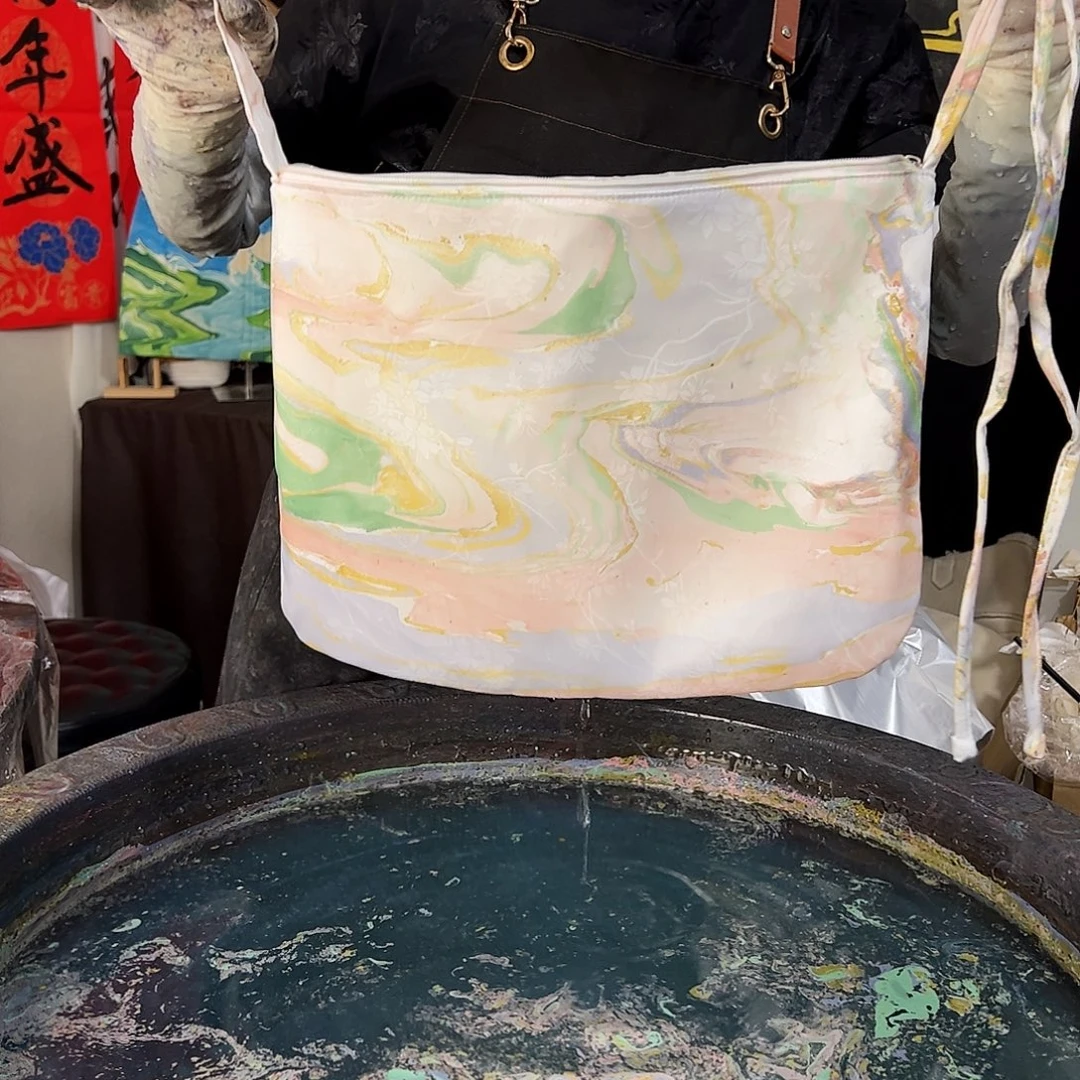 192春意盎然斜挎印花包