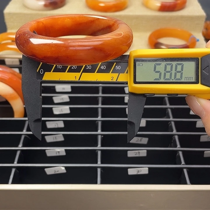 石英质玉（黄龙玉）合金手镯7号