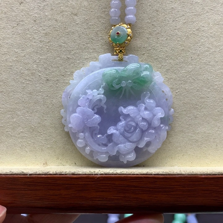 翡翠未镶嵌吊坠(赠链)