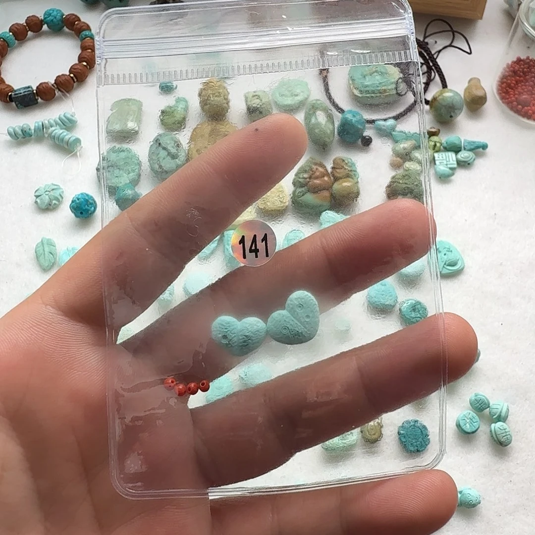 啷***然未镶嵌南红玛瑙珠宝奇石