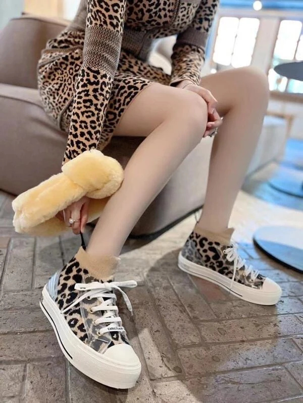 全新未使用 DIOR/迪奥 女士豹纹毛毛高帮系带板鞋休闲鞋 114590