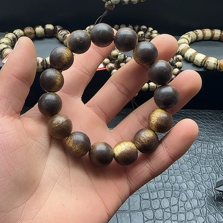 沉香碎屑沉香黄油格