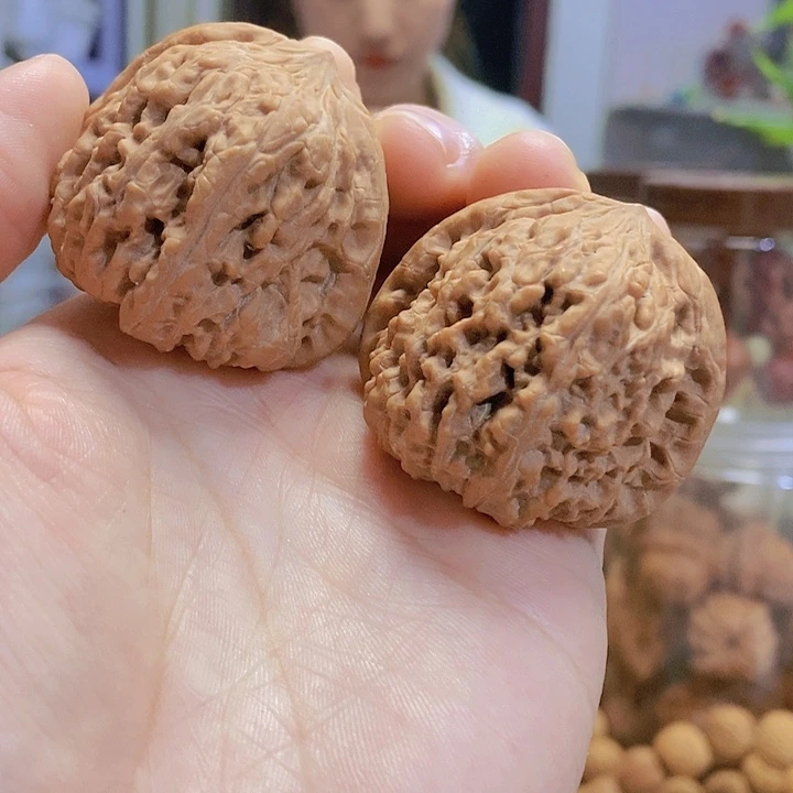 【闪购商品】文玩核桃把件42平谷凹底