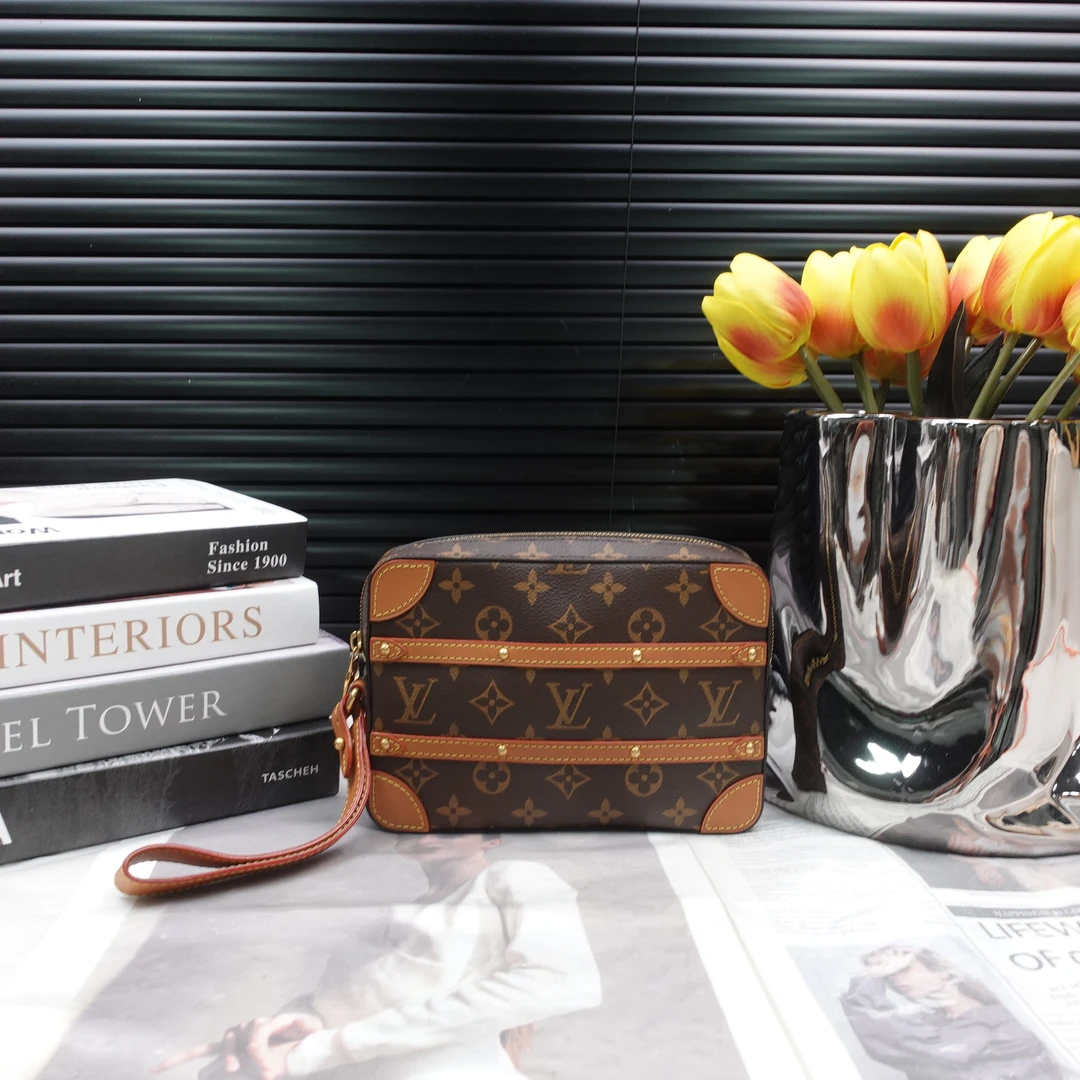 95新 LouisVuitton/路易威登 手拿包/T10335782