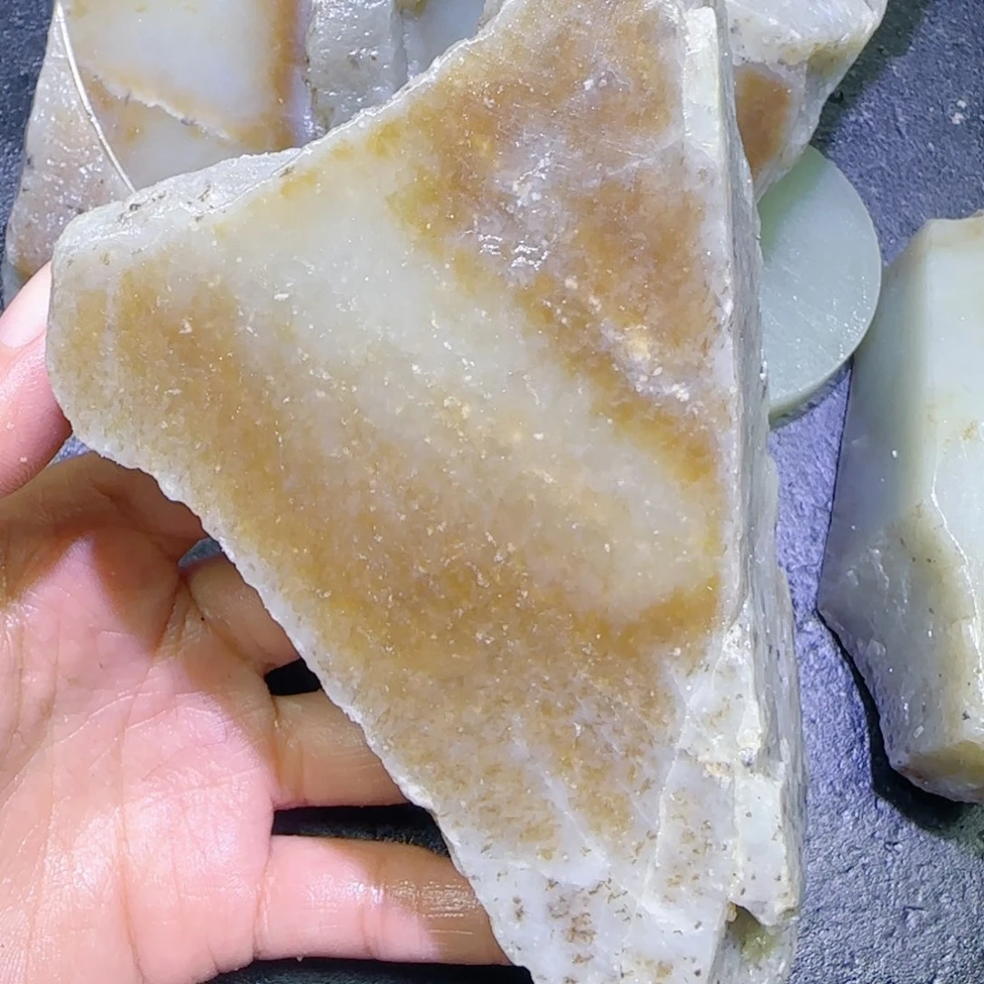 和田玉未镶嵌珠宝半成品