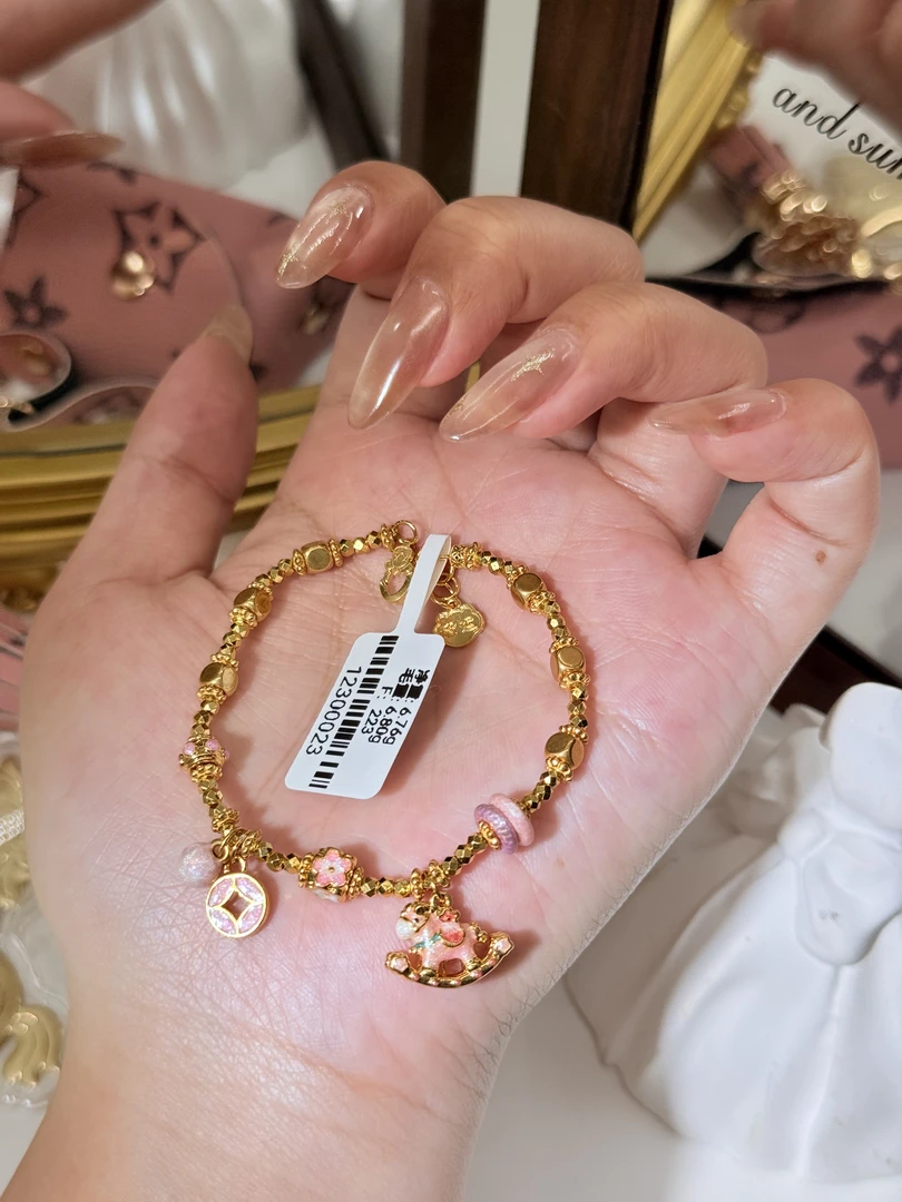 足金999珐琅彩摇摇马梦幻童趣轻奢手链 122300023