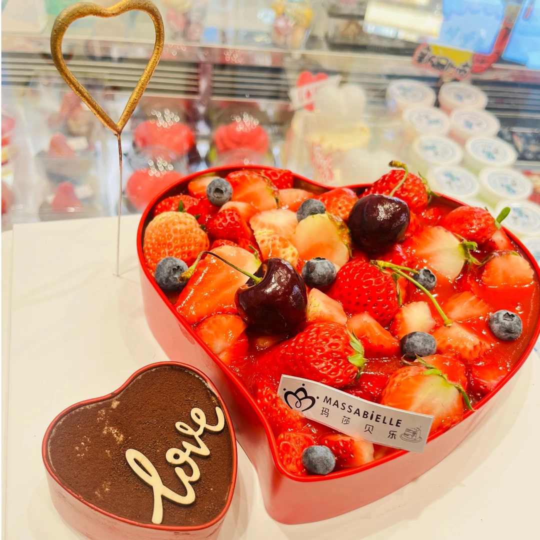 【女神节专属】仪式感慕斯双心水果装饰蛋糕