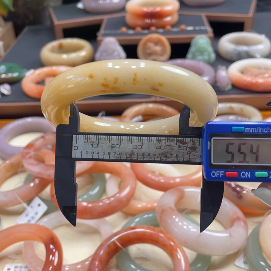 石英岩玉手镯未镶嵌