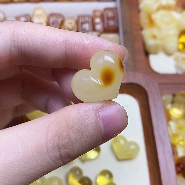 吊坠橄榄核大屁桃