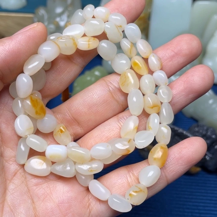 颈饰未镶嵌和田玉蒋**?